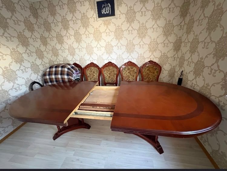 Срочно!Продам стол со стульями!!!