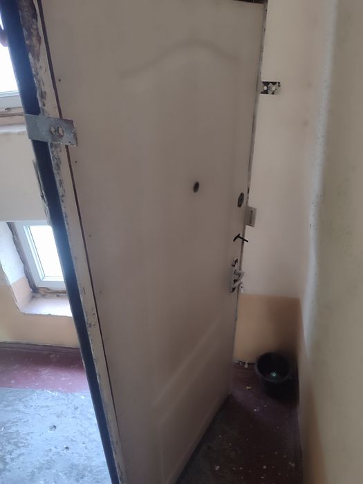 Темир эшик сотилади срочно