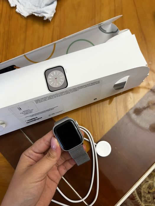 Продаю Apple Watch 8