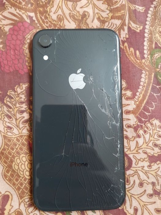 Продаётся iPhone XR