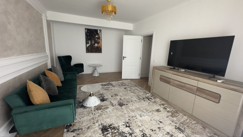 Închiriez apartament 2 camere Exigent Plaza, etaj 7, mobilat/utilat complet