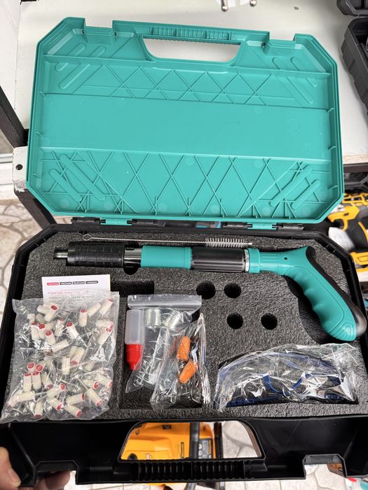 Pistol Pneumatic de batut Cuie metal si beton, Reglaj 3 trepte, 50cuie