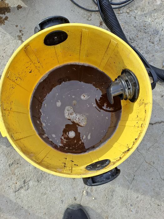 Inchiriez aspirator injectie-extractie