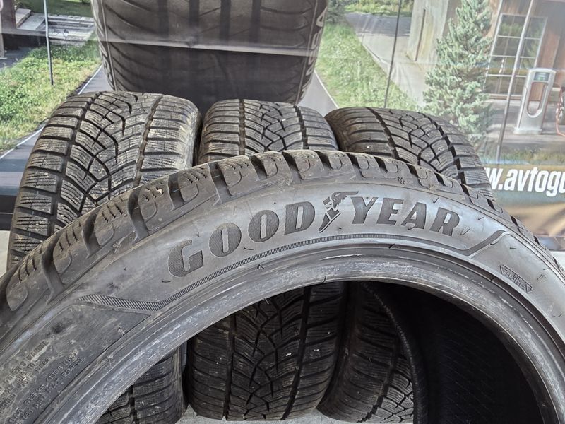 225/45/17 Goodyear 4бр