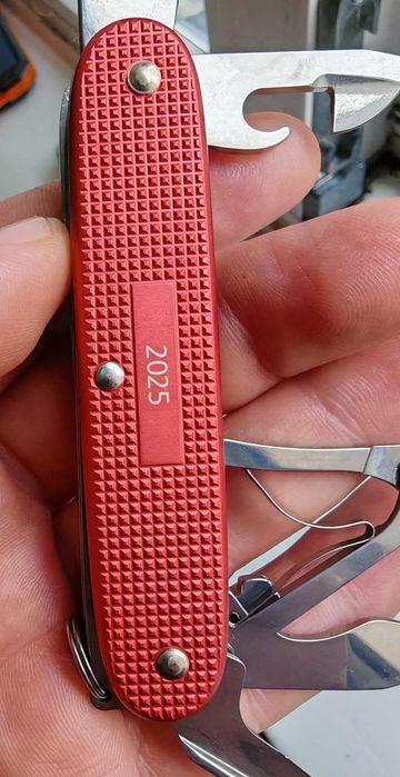 Колекционерски ножове - Victorinox LE 2021,2022, 2025, Deejo, Toferner