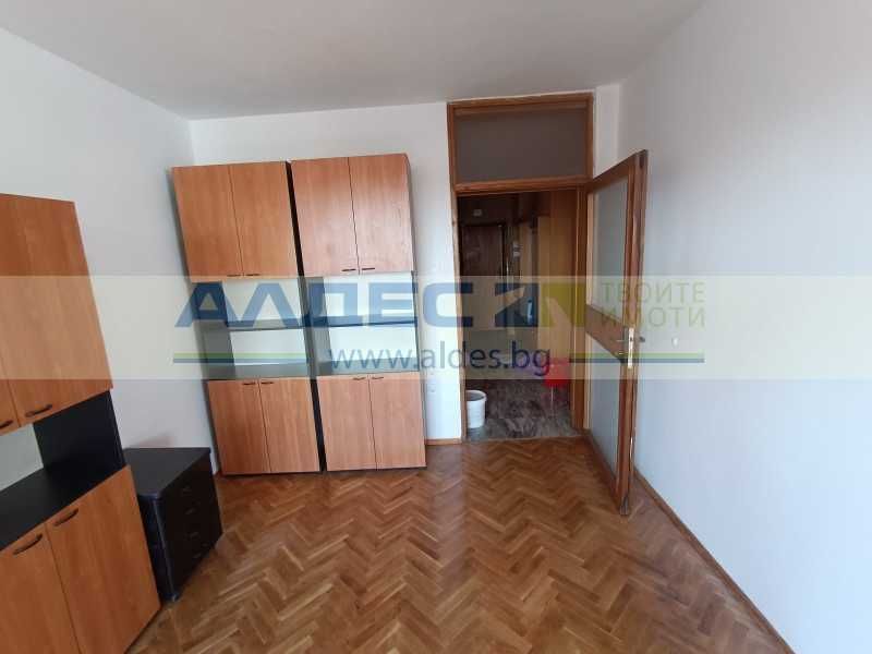 Дава се под наем Четиристаен апартамент в София, Гео Милев - 120 кв.м за 1000 € - Снимка #2