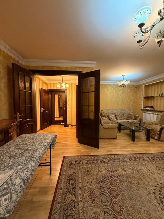 Кв-ра 81 м² на Ц-1 под офис. 1-й этаж в центре