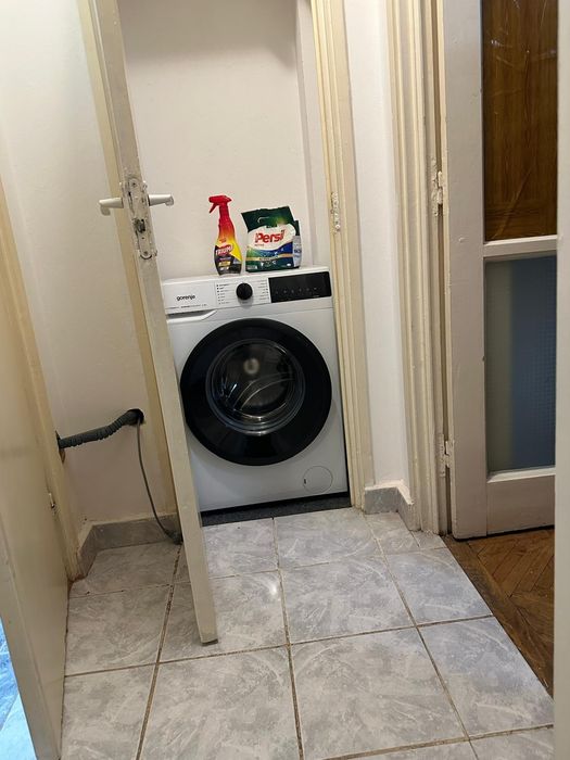 Închiriez apartament cu 2 camere