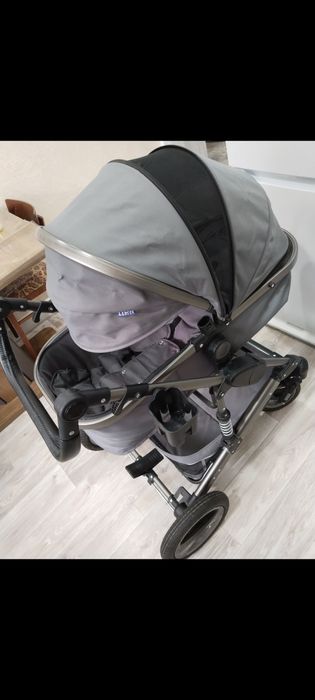 Коляска детская почти новая