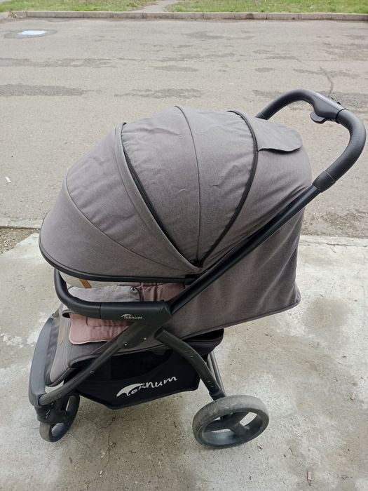 Коляска детская, очень удобная.