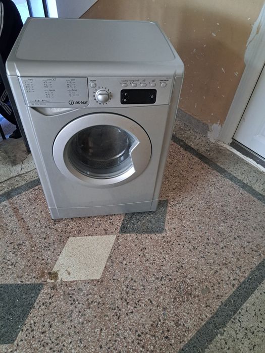 Пералня Indesit цяла за части