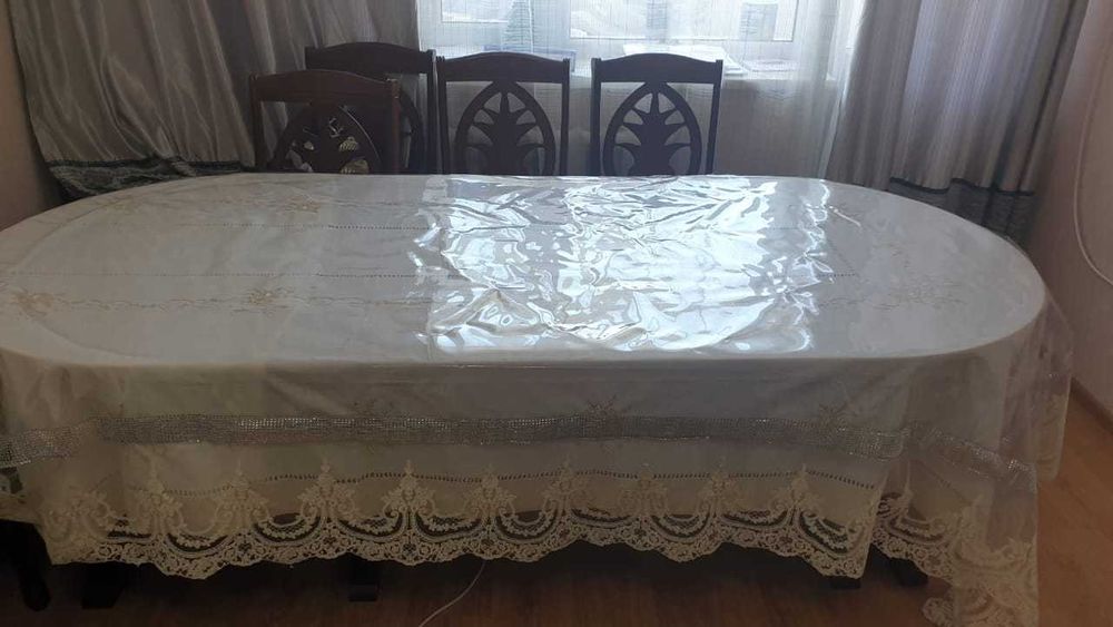 Стол со стульями