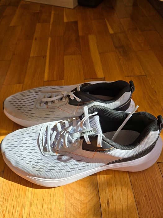 Обувки-зимни и спортни за момче 39-43 номер