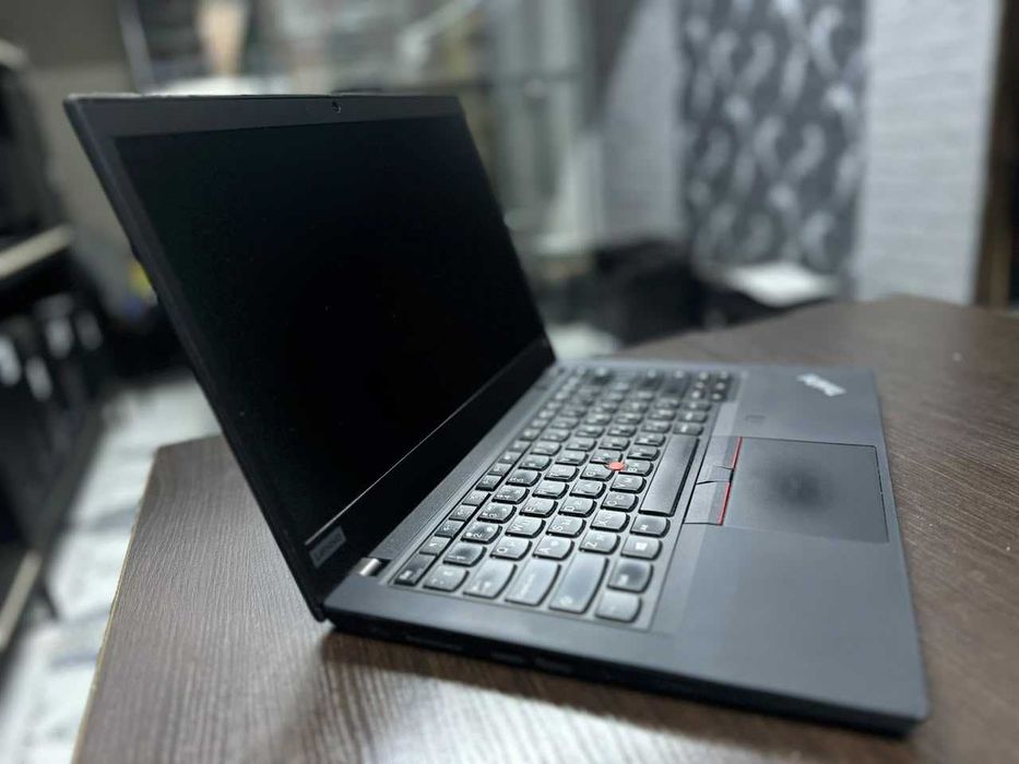 ThinkPad T490 / i5-8 / 12GB / SSD 512GB