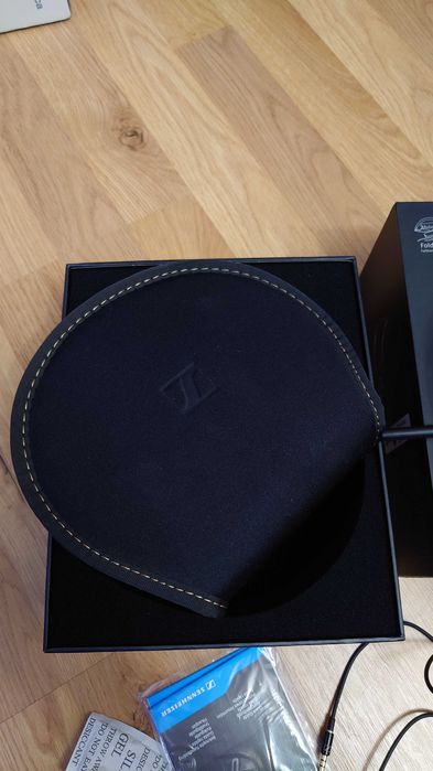 Продавам стерео слушалки SENNHEISER MOMENTUM Ivory