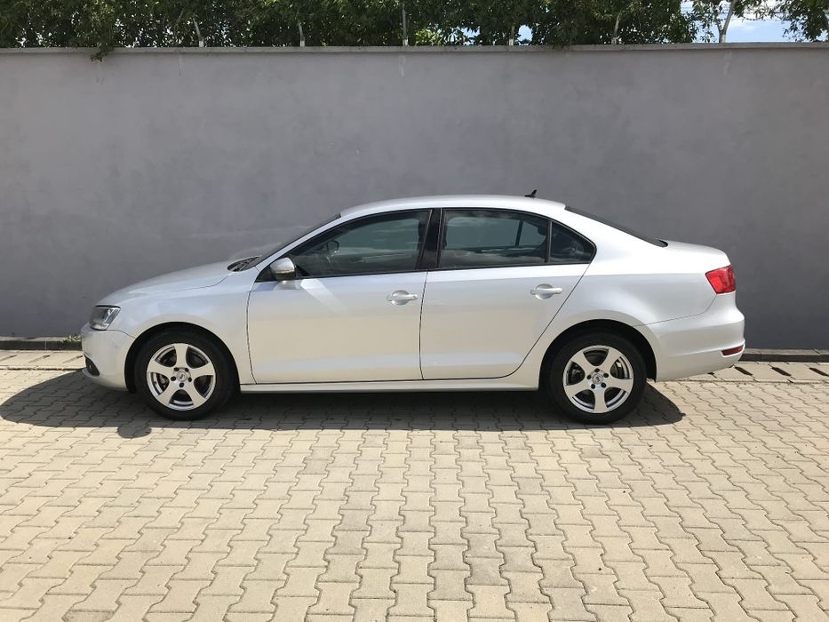 VOLKSWAGEN Jetta 2011