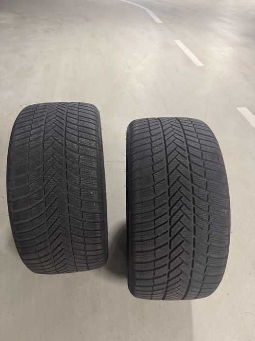 Два броя зимни гуми Bridgestone 275/40/18