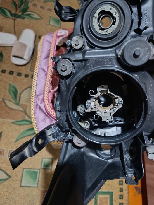 Фара на Тойота Камри 50