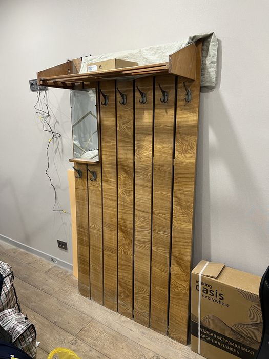 Продам вешалку для прихожей