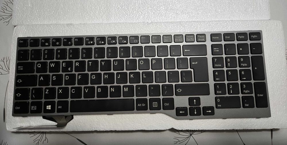 Клавиатура Fujistu E754 Lifebook E753 E756 E557 E554 E556