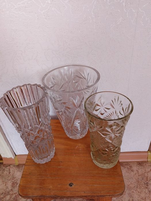 Продам хрустальные вазы