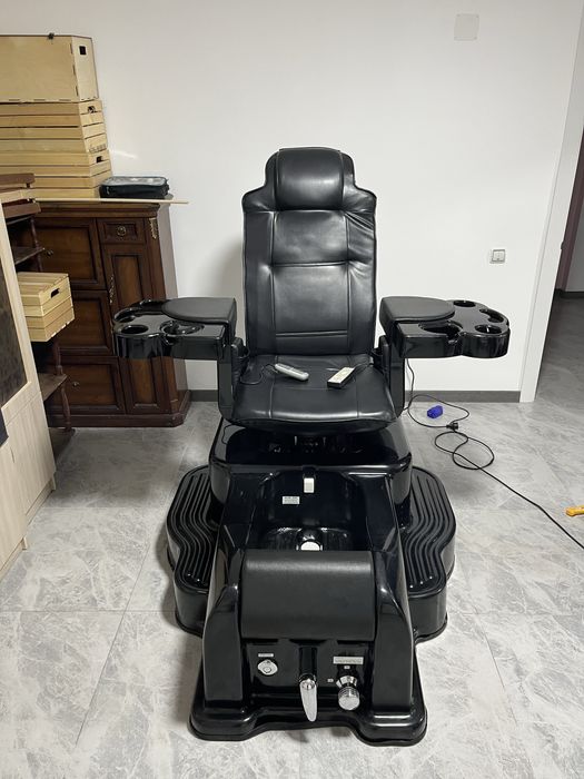 Педикюрное кресло.