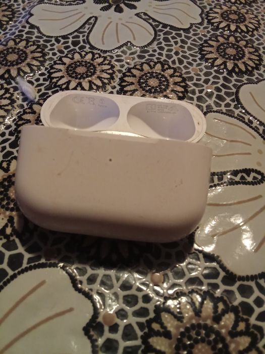 Продавам безжични слушалки Apple's AirPods Pro