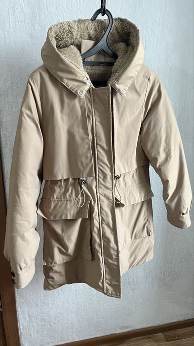 Продам весенние куртки