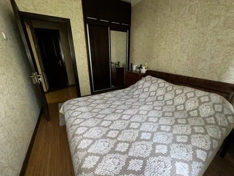 Ойбек 2ком\\3этаж\\9 этажке с меб тех