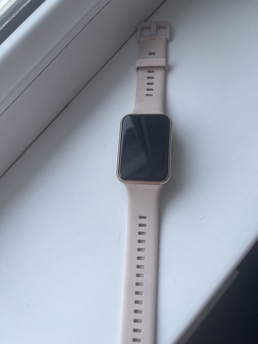 Продам смарт часы Huawei watch fit 2