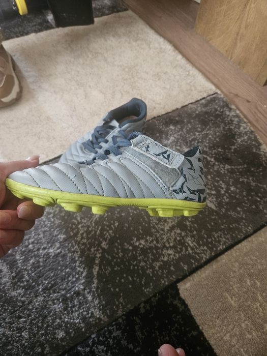 Adidasi copii pt fotbal marime 28
