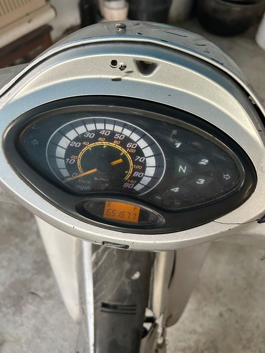 Vând Honda innova 125