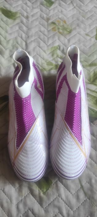 Продаю бутсы новые