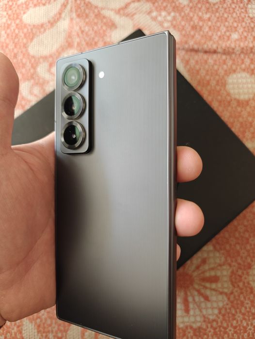 Samsung galaxy z fold SE (special edition)