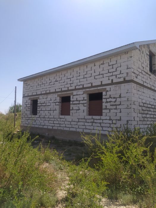 Продам дом недостроеный мансард