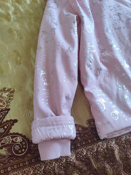 Продам куртку на девочку