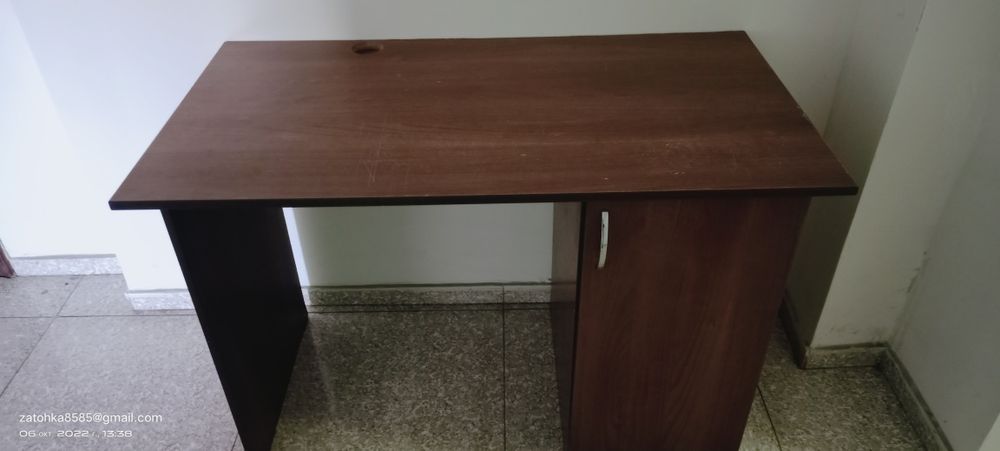 Продам стол.цена договорная