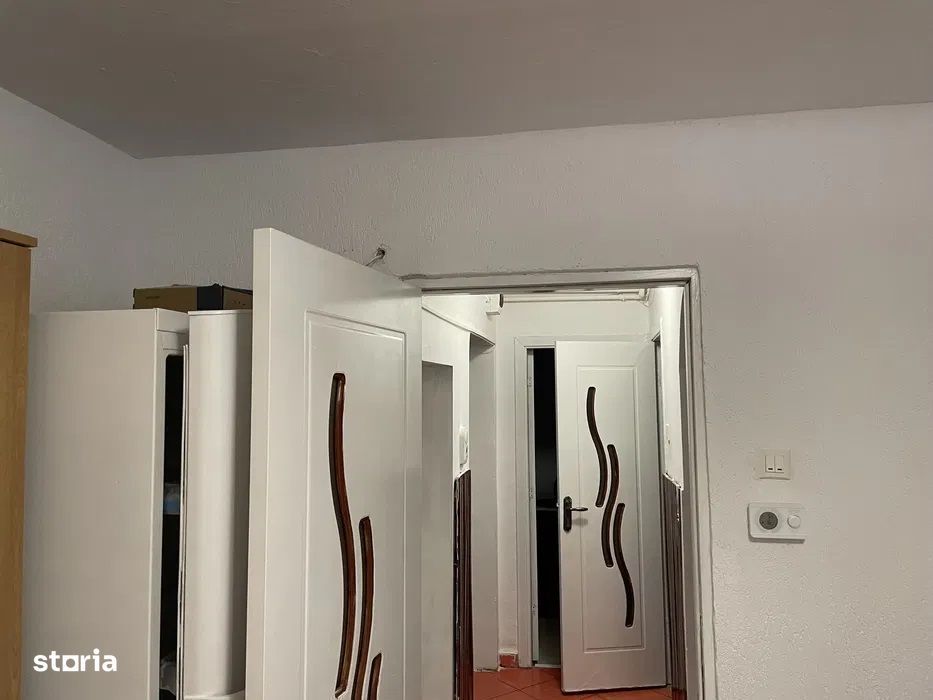 Rovinari - Vanzare apartament 3 camere - Str. Mioritei