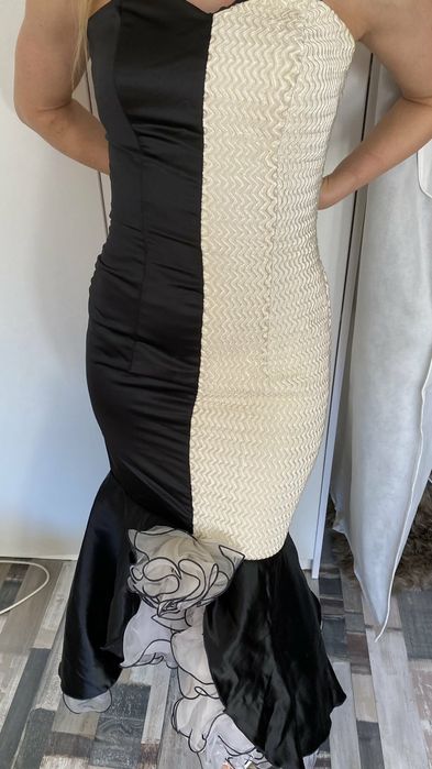 Официална рокля на Одета , бална