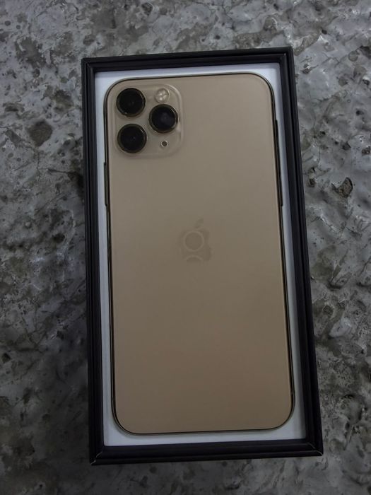 Продам айфон 11 про идеал