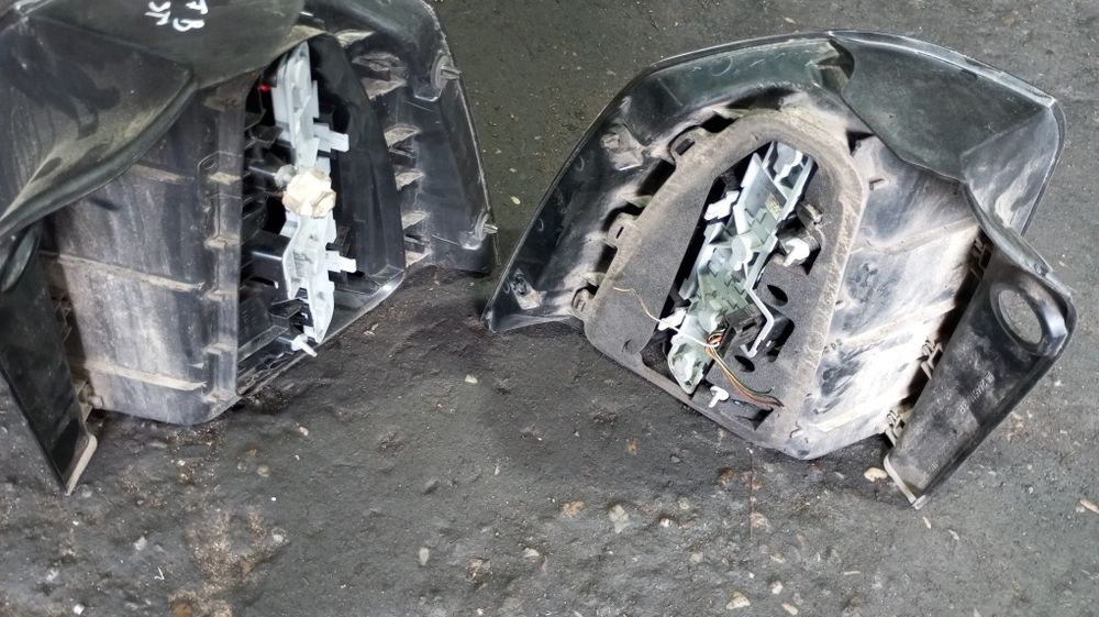Stopuri stânga, dreapta Opel Zafira B