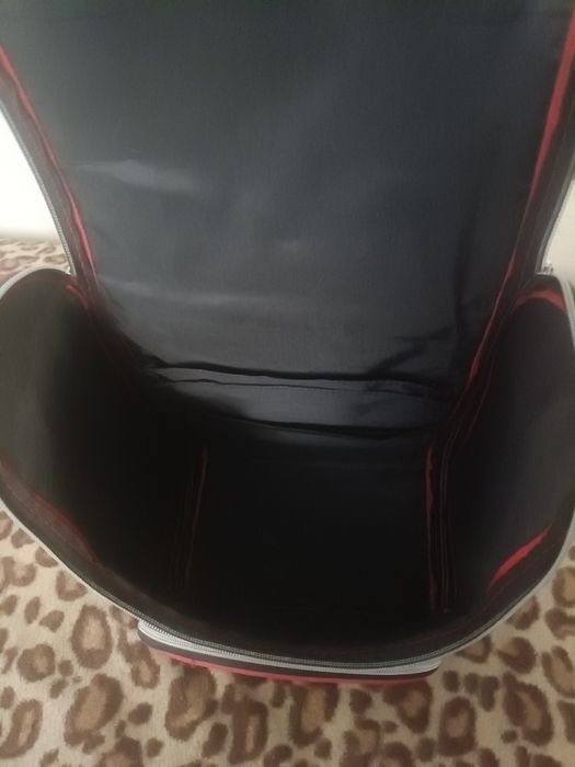 Ghiozdan baiat rezistent