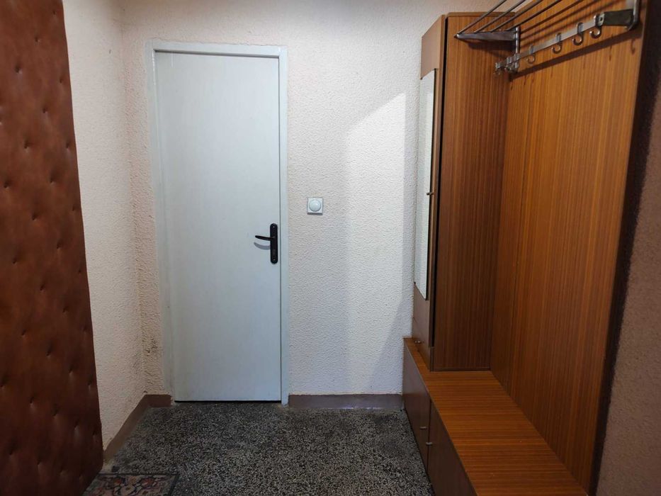 Дава се под наем Двустаен апартамент в Разград, Орел - 75 кв.м за 200 € - Снимка #4