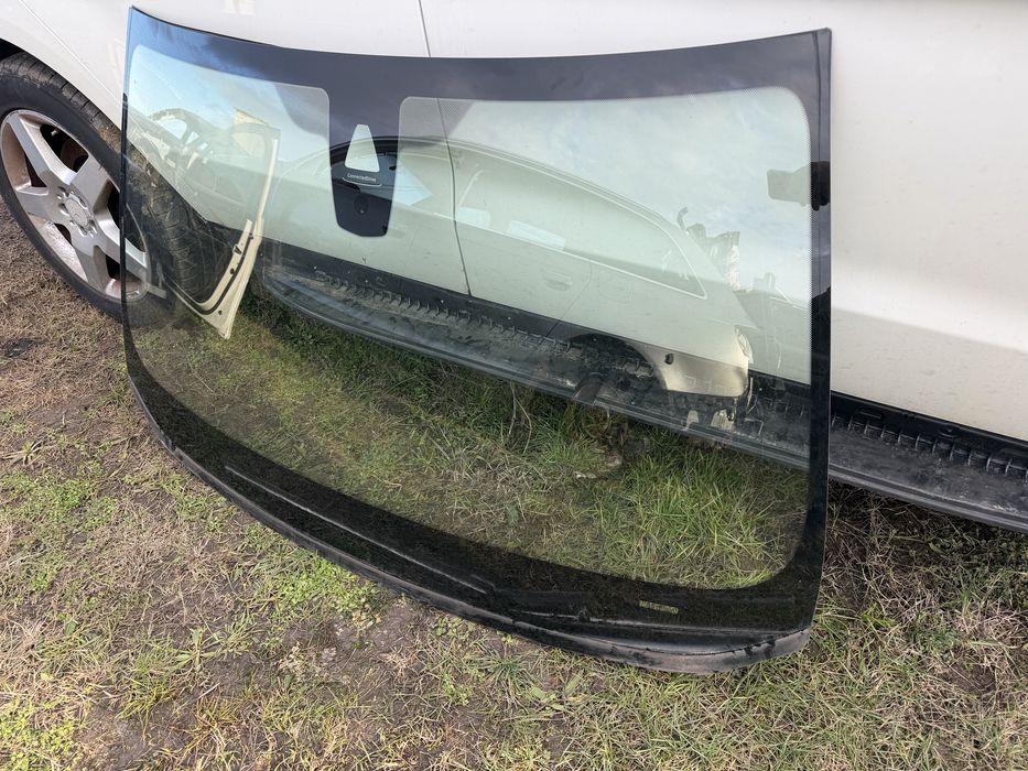 Предно стъкло BMW 5 F10 F11 челно камера connected drive бмв ф10 ф11