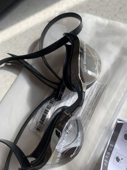 Очки для плавание подходит для всех Новые .