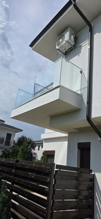 Vand balustrada sticla pentru terasa, Sticla este demontata si profilurile de prindere