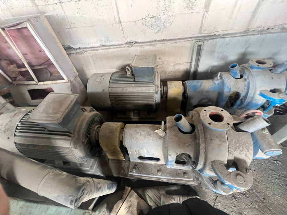 мельница 90 кв 6500 $. Вакумный Насос ( 55кв 5000 $ )