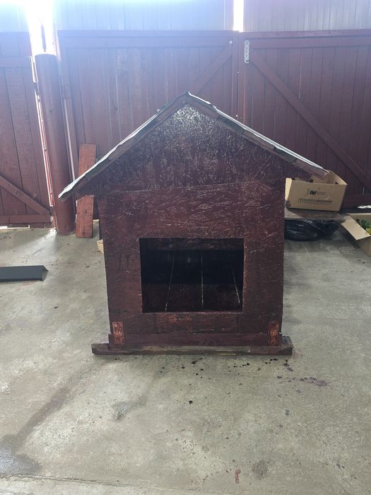 Cusca cățel de culoare vișinie