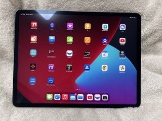 Ipad pro 12.9(wifi)+Apple Pencil+Набор аксессуаров.