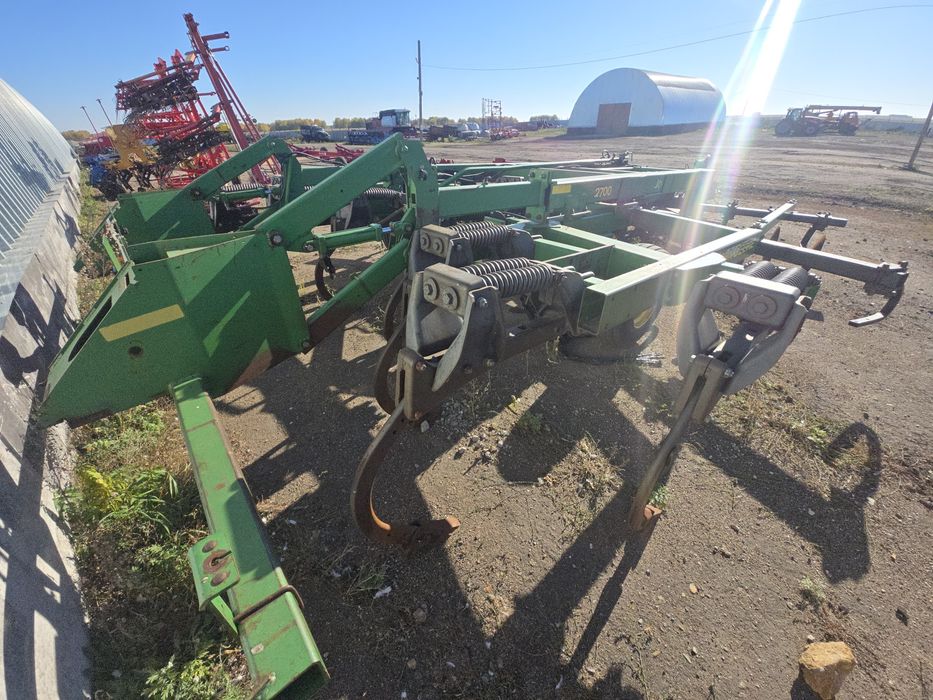 Глубокорыхлитель John Deere 2700